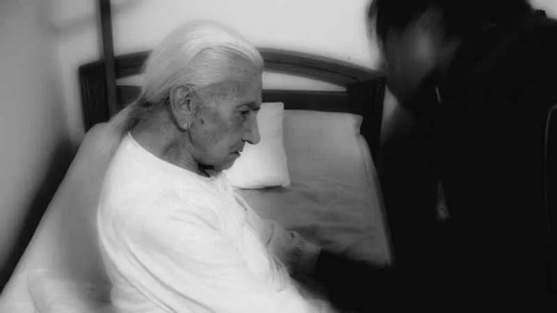 Mimiklerin azalması parkinson belirtisi