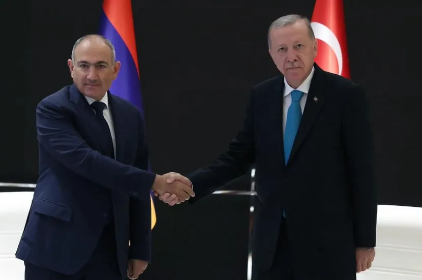 Cumhurbaşkanı Erdoğan, Ermenistan Başbakanı Paşinyan’ı Kabul Etti
