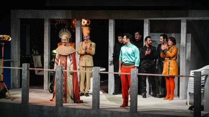 ‘Titus Kompleks’ sanatseverleri şaşırtacak!