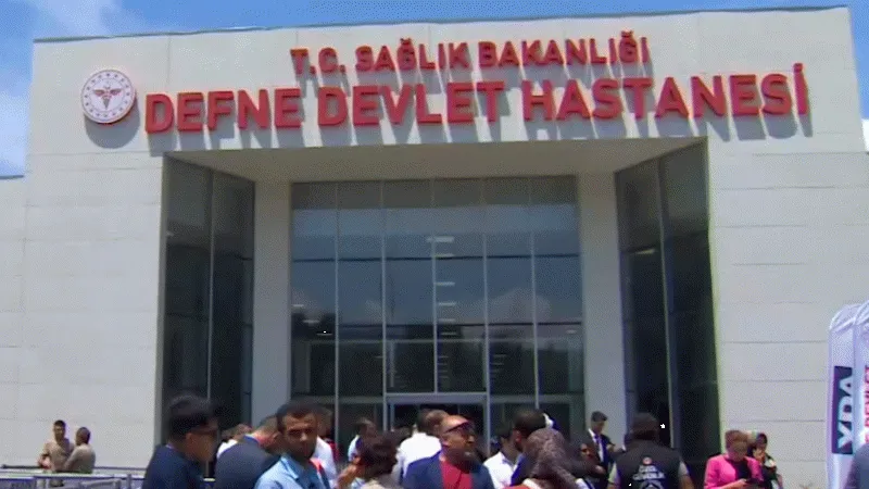 Defne Devlet Hastanesi'ne hasta akını