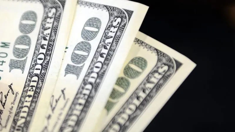 Dolar 25,3730 liradan haftaya başladı