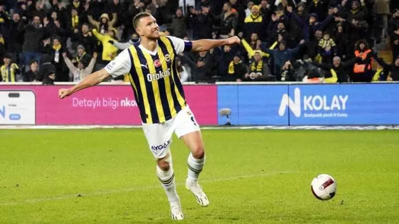 Hat-trick yapan Edin Dzeko 16 gole ulaştı