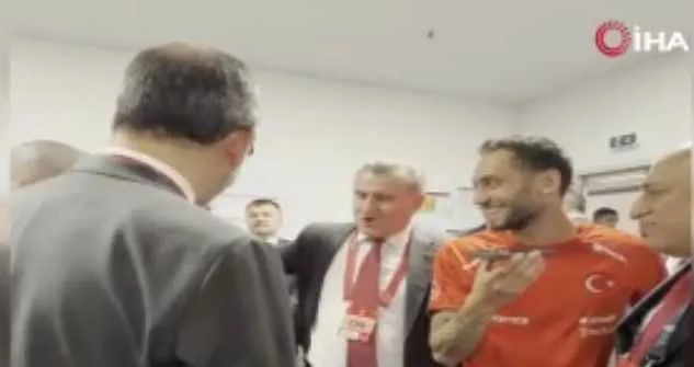 Cumhurbaşkanı Erdoğan'dan A Milli Futbol Takımı'na tebrik telefonu