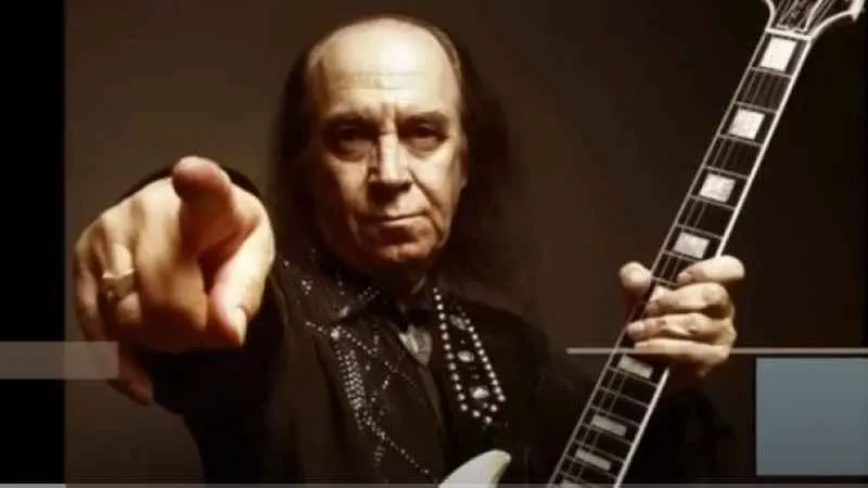 Rock müziğin efsane ismi Erkin Koray hayatını kaybetti