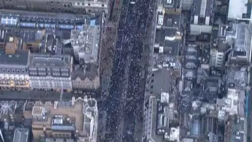 İngiltere’de yüzbinler Filistin’e destek için yürüdü