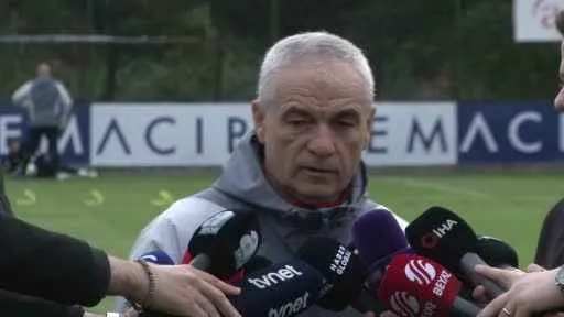 Rıza Çalımbay: “Fenerbahçe maçını mutlaka kazanmamız gerekiyor”