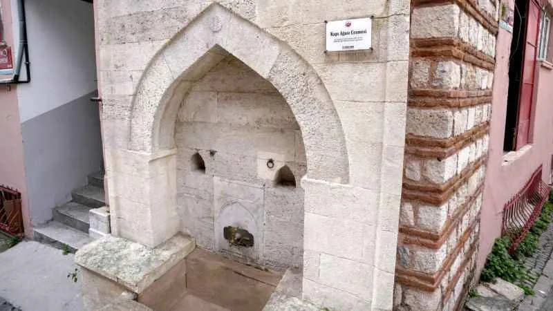 Tarihi Kapı Ağası Çeşmesi suyla buluştu