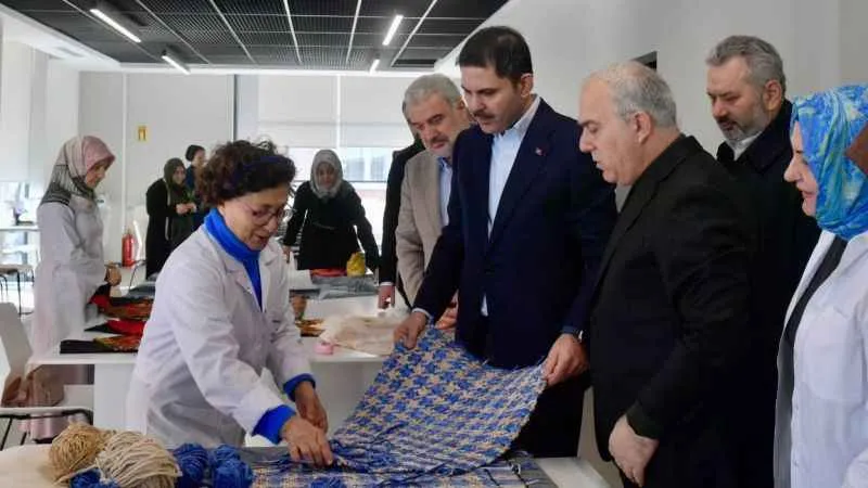 Murat Kurum, Fatih'te el emeği atölyesini gezdi