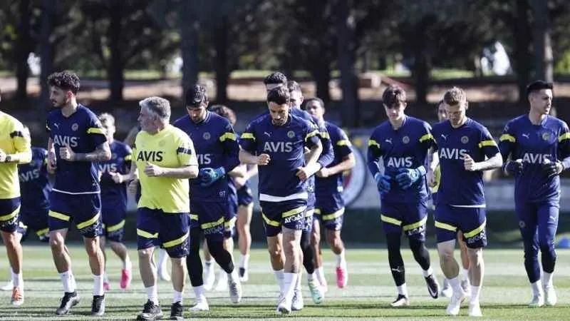 Fenerbahçe, Antalyaspor maçı hazırlıklarına başladı