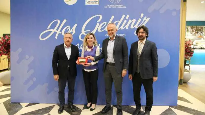 Başkan Poyraz 24 Kasım Öğretmenler Günü’nü kutladı