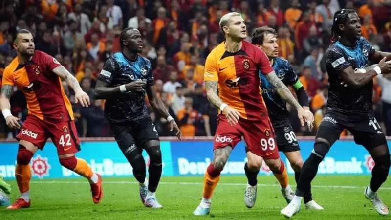 Galatasaray - Adana Demirspor maçını 44 bin 782 taraftar izledi