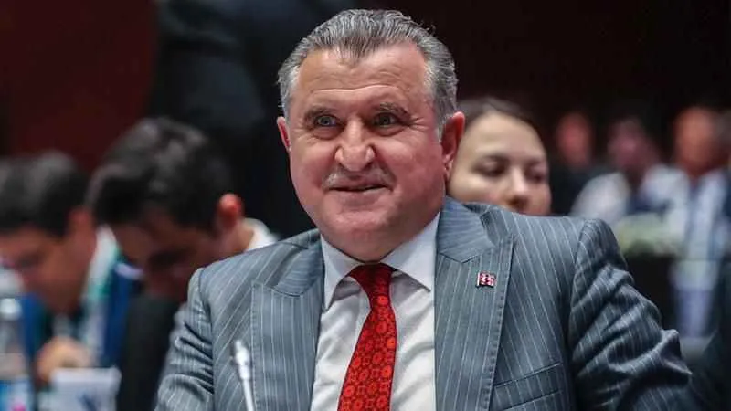 Gençlik ve Spor Bakanı, Filenin Sultanları'nı tebrik etti