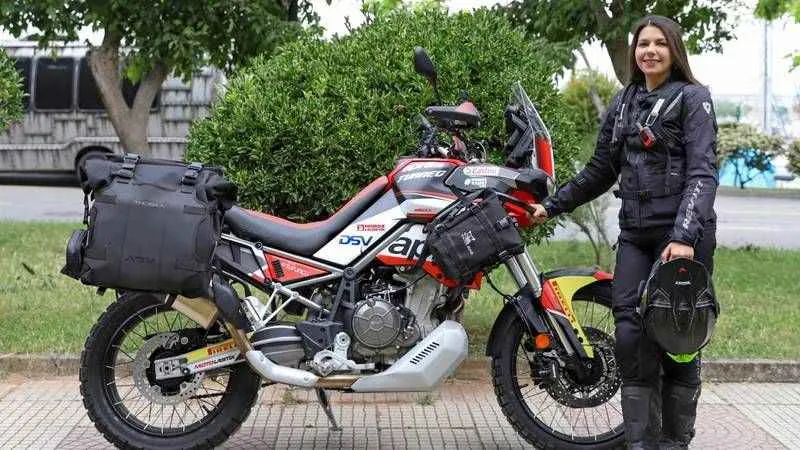 Kadının gücü ve azmi bu yolculukta macera dolu bir hikâyeye dönüşüyor! 