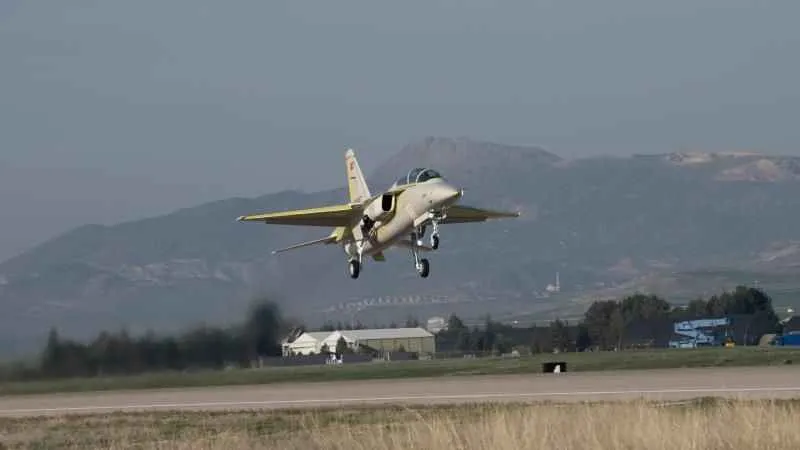 Ve Hürjet de yerli jet motoruyla havalandı