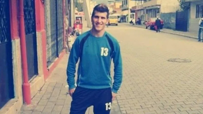 5 ay önce sahada kalp krizi geçiren futbolcu Hüseyin Kaya hayatını kaybetti