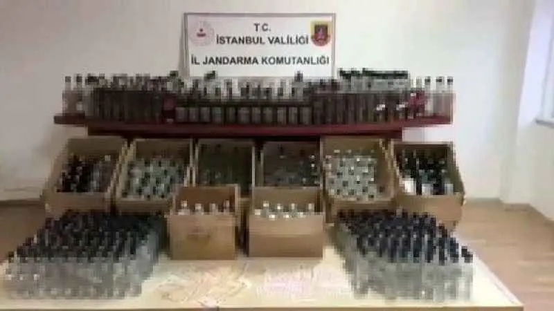 Jandarma 3 ton 600 litre sahte içki ele geçirildi