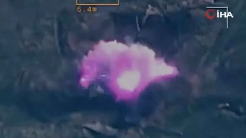 Azerbaycan, yasadışı Ermeni silahlı kuvvetlerine ait çok sayıda siper, sığınak ve askeri konvoyu imha etti