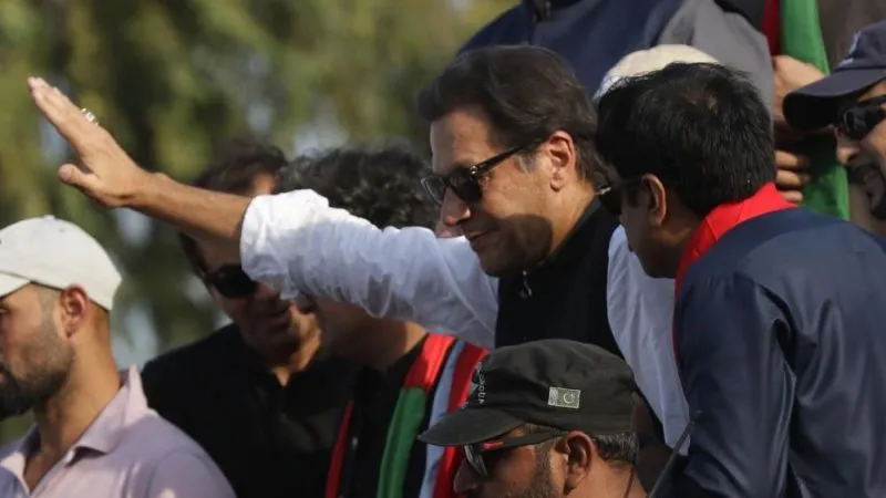 İmran Han destekçileri ve polis arasında çatışma