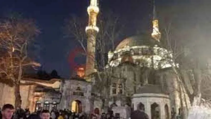 EYÜP SULTAN'DA BAYRAM SABAHI