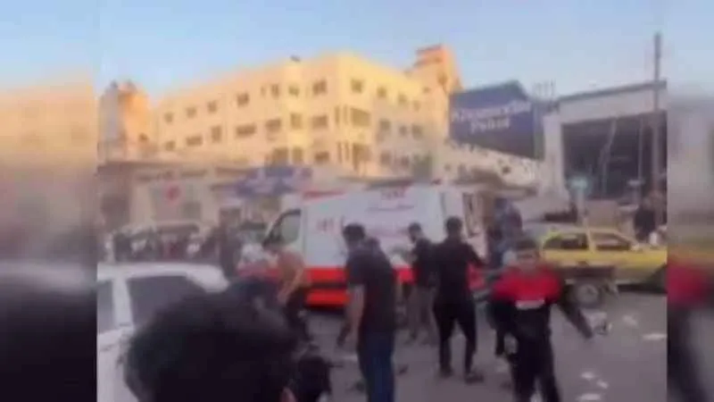 İsrail, Şifa Hastanesi’ndeki ambulans konvoyunu vurdu