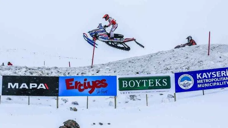 Kar kaplanları İstikbal SNX Türkiye ile Erciyes’teydi