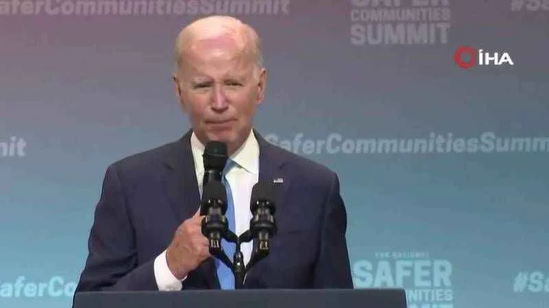 Biden konuşmasını "Tanrı Kraliçe'yi korusun" diyerek tamamladı