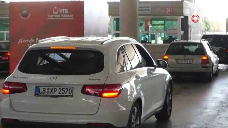 Kapıkule'de gurbetçi yoğunluğu