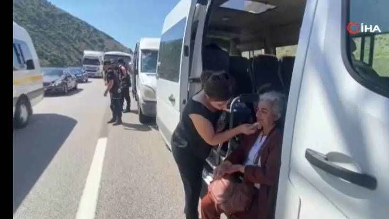 CHP Genel Başkanı Kılıçdaroğlu'nun konvoyunda kaza: 2'si gazeteci 4 yaralı