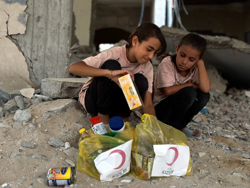 Kızılay Gazze'de gıda yardımlarını sürdürüyor