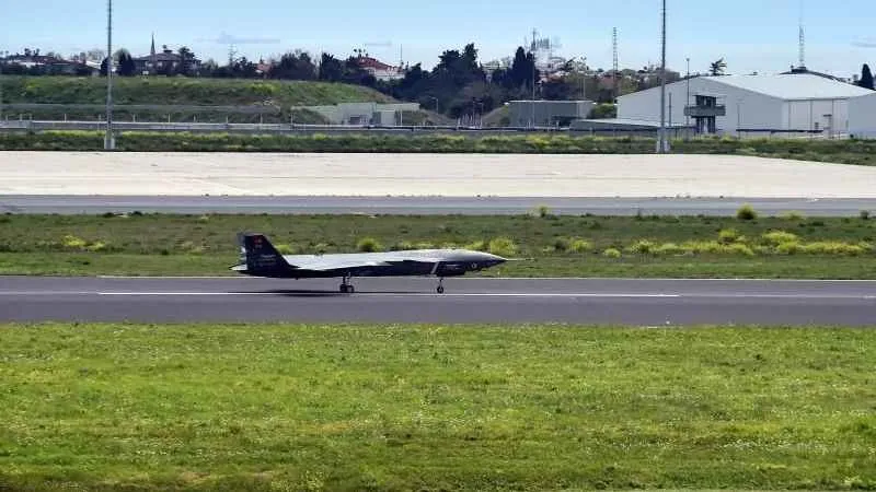 KIZILELMA, festival için Çorlu'dan uçarak geldi