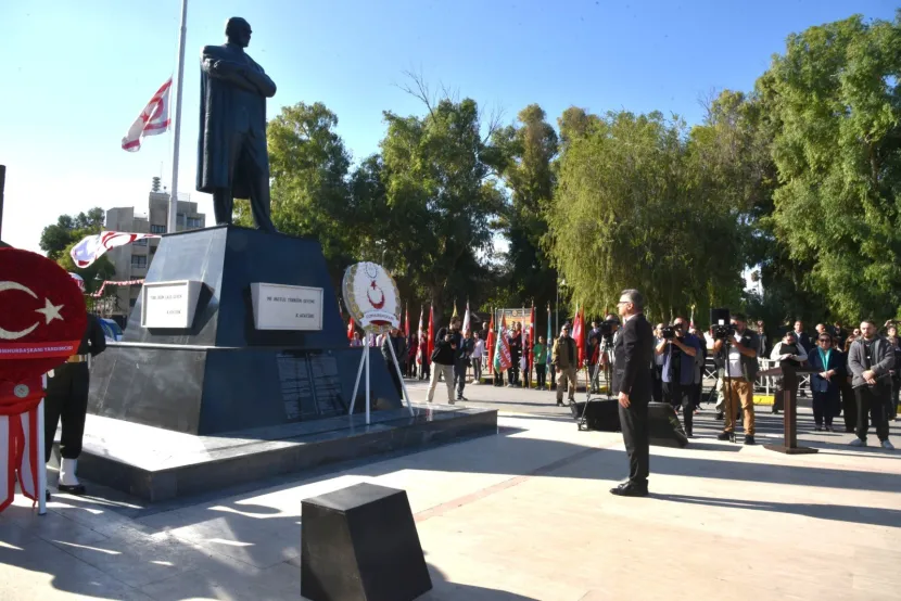 KKTC'nin 42'nci yılı törenlerle kutlanıyor