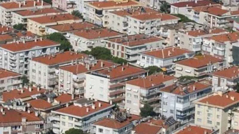 Küçükçekmece İnönü Mahallesi'nde üzerinde bina bulunan arsa satışta!