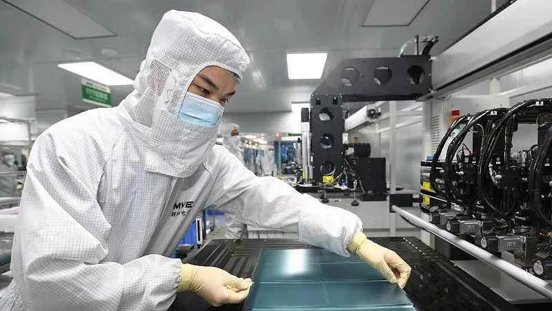 Çin’de iki ayda 234 milyon cep telefonu, 43 milyon laptop üretildi