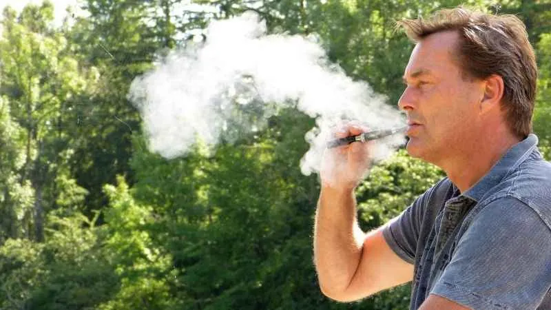 Bu ülkede elektronik sigara yasaklanıyor!