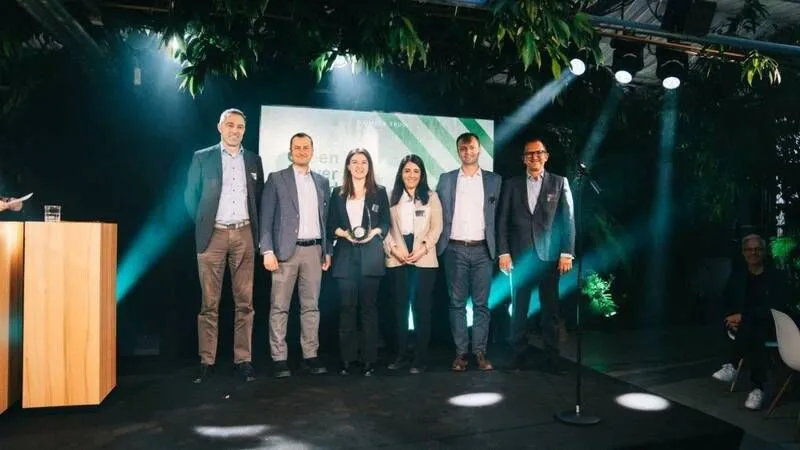 Mercedes-Benz Türk, başarılara birlikte imza attığı bayi ve yetkili servisleri ile bir araya geldi