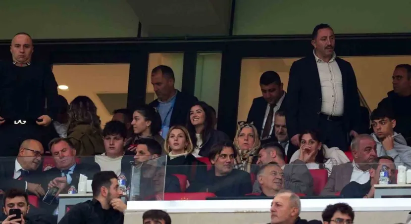 Milli Teknik Direktörü Vincenzo Montella, Galatasaray - Trabzonspor maçında