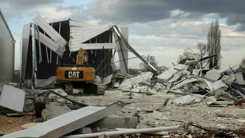 Nilüfer Belediyesi kaçak yapıları yerle bir etti