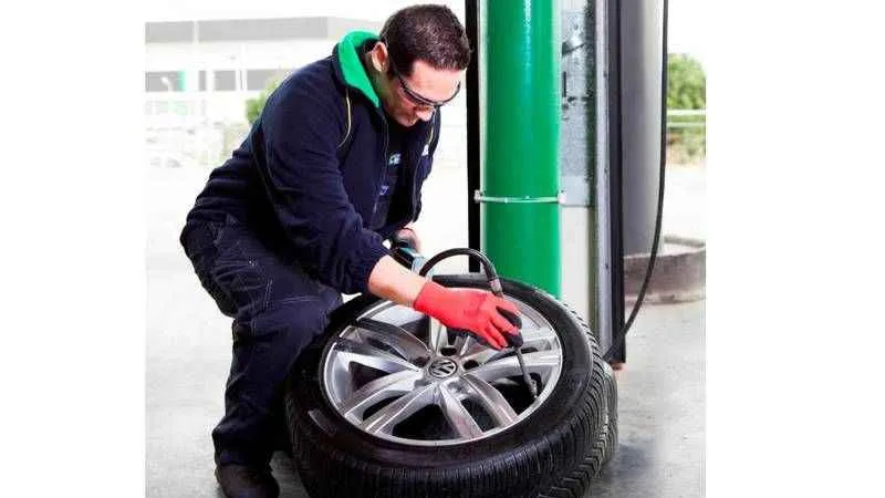 Euromaster güvenli sürüş için lastiklerde nitrojen gazı kullanımını öneriyor