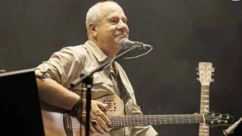 Bülent Ortaçgil IF Performance Hall'de sahne alıyor