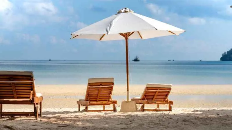 Sahilde şezlong yaralanmalarına dikkat!