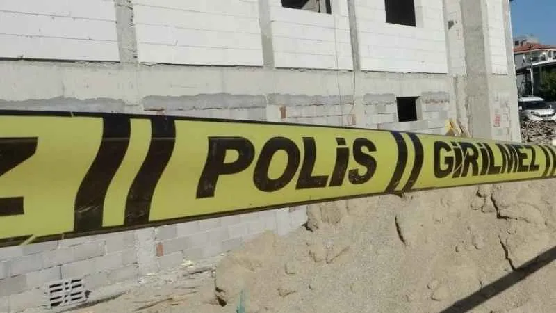 Yıkılan duvarın altında kalan inşaat ustası Ertuğrul Kaya hayatını kaybetti