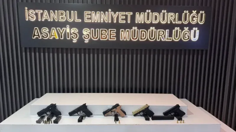 Fatih’te kargo firmasını soyan hırsızlar yakalandı