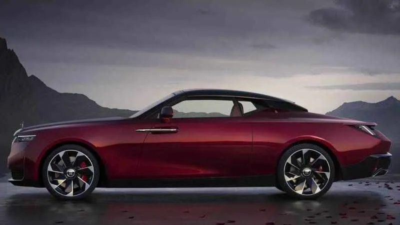 Rolls-Royce ilk Droptail Otomobilini tanıttı; ''La Rose Noire ' tanıtıldı 