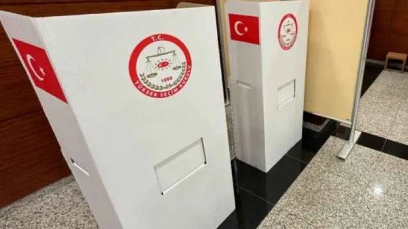 Azerbaycan'da Türk vatandaşlarının oy kullanması başladı