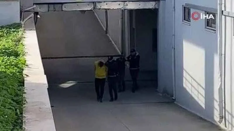 Adana'da bonzai katkılı toz maddesi uyuşturucu ele geçirildi