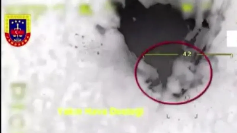 “Bozdoğan-43” operasyonları sonucu 1’i kırmızı, 3’ü turuncu kategoride olan 5 terörist etkisiz hale getirildi