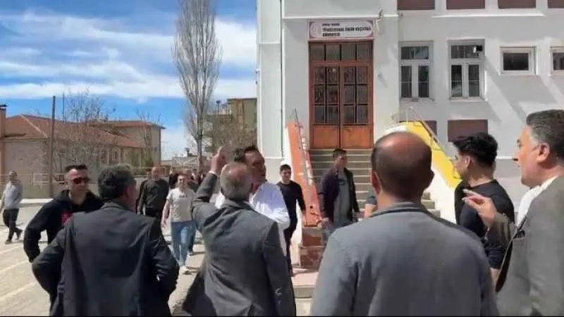 Dezenformasyonla Mücadele Merkezi: “Farklı illerden gelen seyyar seçmenlere toplu bir şekilde oy kullandırılıyor” iddiası doğru değildir”