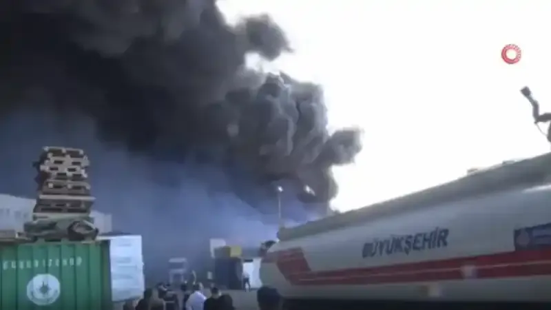 Başkentte sanayi sitesinde yangın: Dumanlar gökyüzünü kapladı