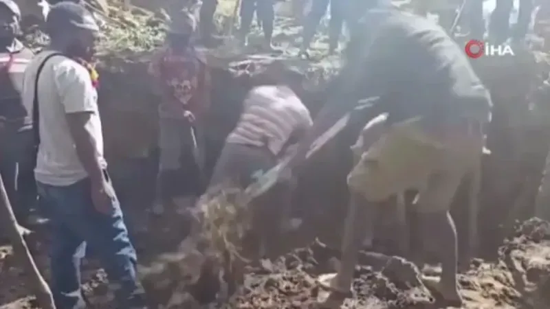 Papua Yeni Gine’deki heyelanda 2 bin kişi toprak altında kaldı