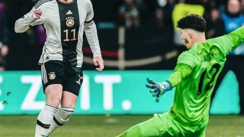 Altay Bayındır ilk defa Manchester United kalesinde